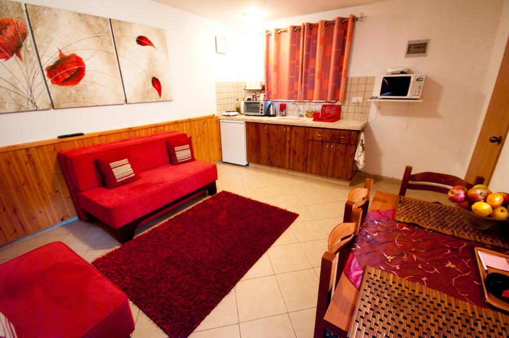 Elimelech Bapardes Villa She'ar Yashuv Exterior photo